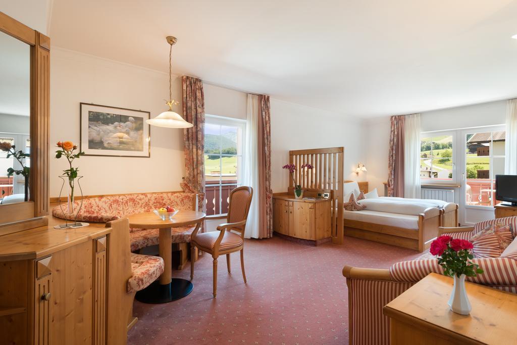 Hotel Zum Wolf Castelrotto Habitación foto