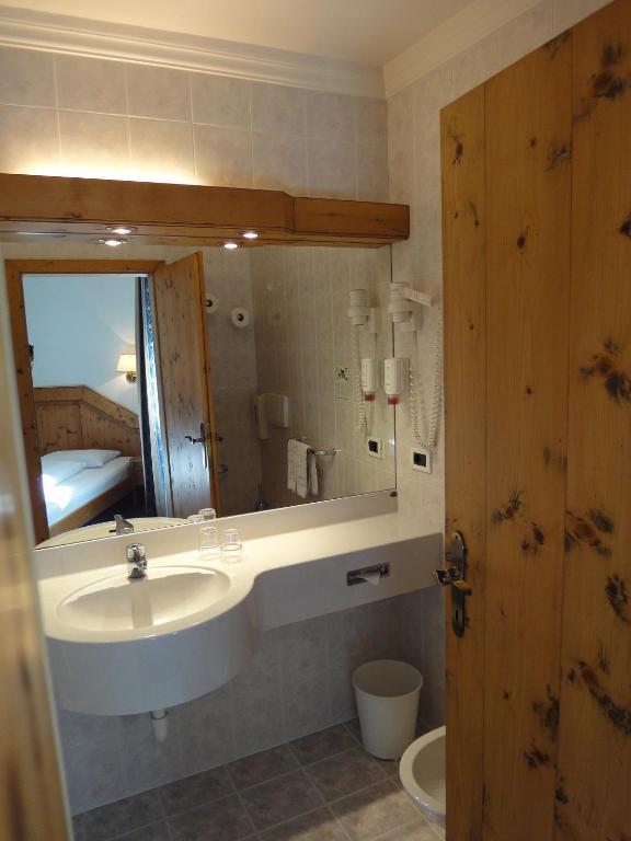 Hotel Zum Wolf Castelrotto Habitación foto